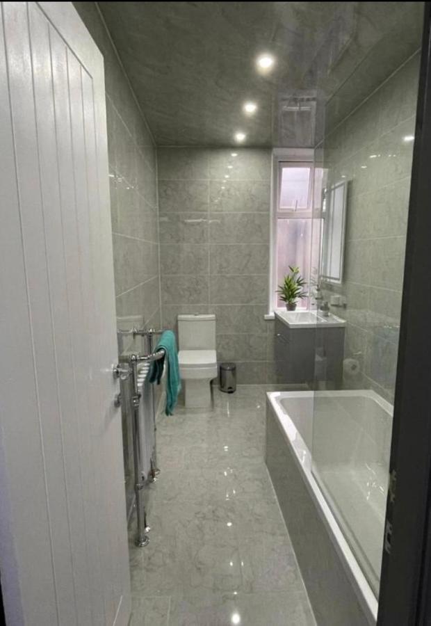 Entire 5 Star Luxury Whalley House Wifi Tv Luxury Бернлі Екстер'єр фото